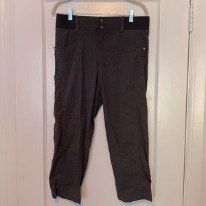 Title Nine Sz 8 Gray Capris